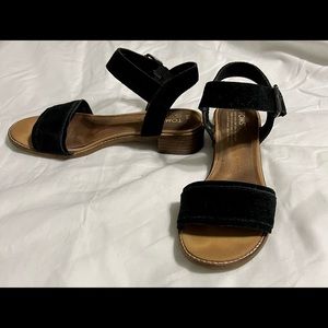Toms Leather Sandals  size 8